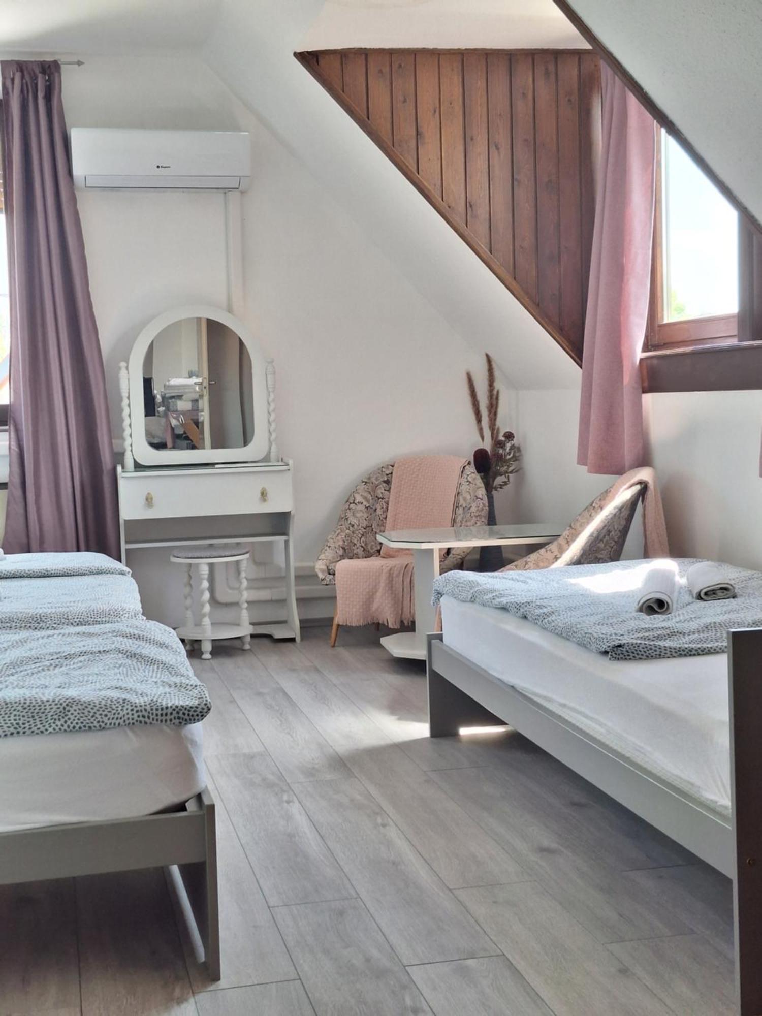 Aniiza Apartman เออร์เวนเยช ภายนอก รูปภาพ